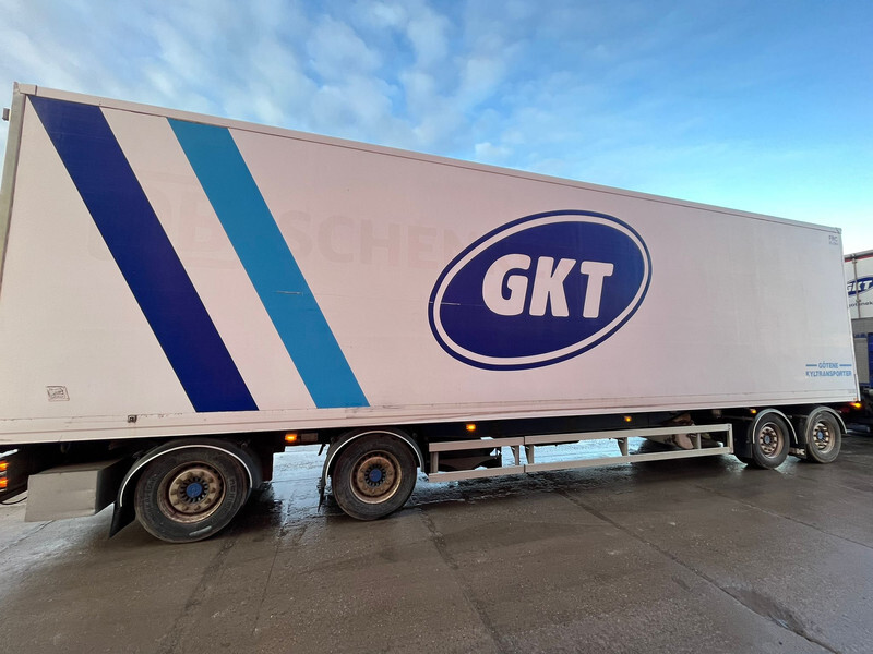 Vak V-4-40 VECTOR 1850 / BOX L=12385 mm - Pótkocsi hűtős: 3 kép. Vak V-4-40 VECTOR 1850 / BOX L=12385 mm - Pótkocsi hűtős: 3 kép.