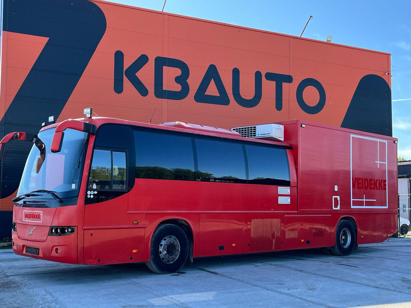 Volvo B12M 4x2 13 SEATS / AC / AUXILIARY HEATING / WC / KITCHEN - Helyközi busz: 1 kép. Volvo B12M 4x2 13 SEATS / AC / AUXILIARY HEATING / WC / KITCHEN - Helyközi busz: 1 kép.