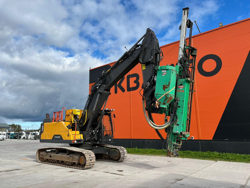 Volvo EC 300 E WITH MONTABERT CPA 295 DRILL PRICE 123900.- - Lánctalpas kotró: 3 kép. Volvo EC 300 E WITH MONTABERT CPA 295 DRILL PRICE 123900.- - Lánctalpas kotró: 3 kép.