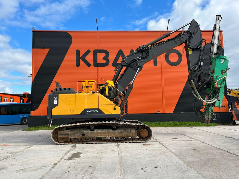 Volvo EC 300 E WITH MONTABERT CPA 295 DRILL PRICE 123900.- - Lánctalpas kotró: 4 kép. Volvo EC 300 E WITH MONTABERT CPA 295 DRILL PRICE 123900.- - Lánctalpas kotró: 4 kép.