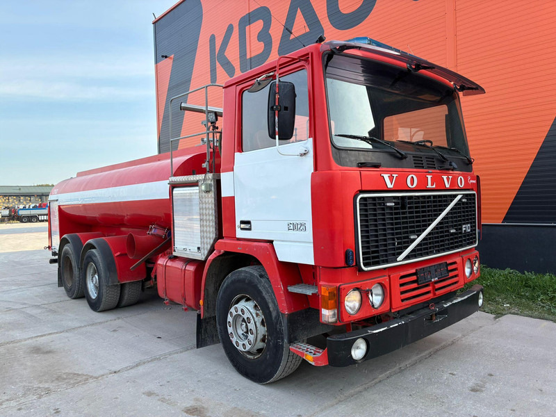 Volvo F 10 6x2 Ruberg / 2700 l/min / tanks 9000 I + 1000 l - Tűzoltóautó: 4 kép. Volvo F 10 6x2 Ruberg / 2700 l/min / tanks 9000 I + 1000 l - Tűzoltóautó: 4 kép.
