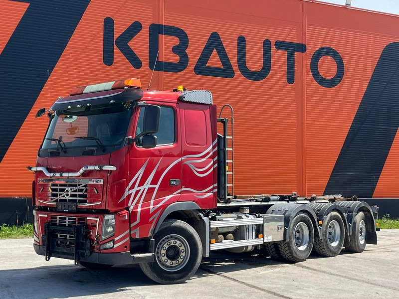 Volvo FH 16 700 8x4*4 HIAB XR 24 ton / L=5800 mm - Horgos rakodó teherautó: 1 kép. Volvo FH 16 700 8x4*4 HIAB XR 24 ton / L=5800 mm - Horgos rakodó teherautó: 1 kép.