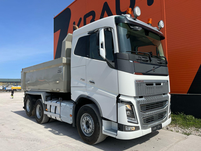 Volvo FH 16 750 6x4 RETARDER / TANDEM AXLE LIFT / BIG AXLES / BOX L=4701 mm - Billenőplatós teherautó: 4 kép. Volvo FH 16 750 6x4 RETARDER / TANDEM AXLE LIFT / BIG AXLES / BOX L=4701 mm - Billenőplatós teherautó: 4 kép.