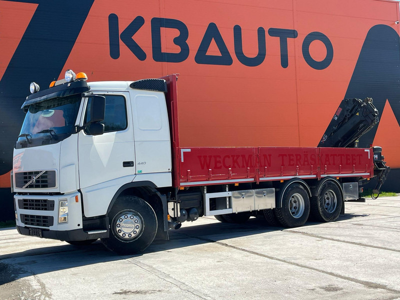 Volvo FH 440 6x2 HIAB 144E-3 / PLATFORM L=7061 mm - Platós teherautó, Darus autó: 2 kép. Volvo FH 440 6x2 HIAB 144E-3 / PLATFORM L=7061 mm - Platós teherautó, Darus autó: 2 kép.
