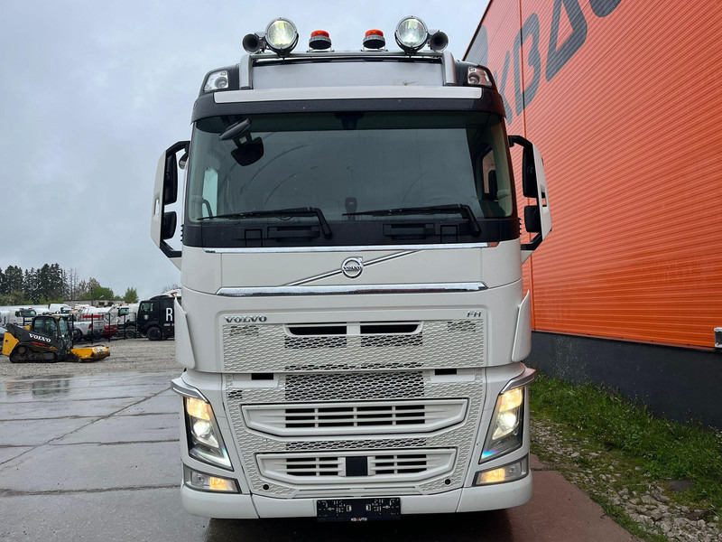 Volvo FH 540 6x4 HIAB 21 ton / L=5600 mm / RETARDER / TANDEM AXLE LIFT - Horgos rakodó teherautó: 3 kép. Volvo FH 540 6x4 HIAB 21 ton / L=5600 mm / RETARDER / TANDEM AXLE LIFT - Horgos rakodó teherautó: 3 kép.