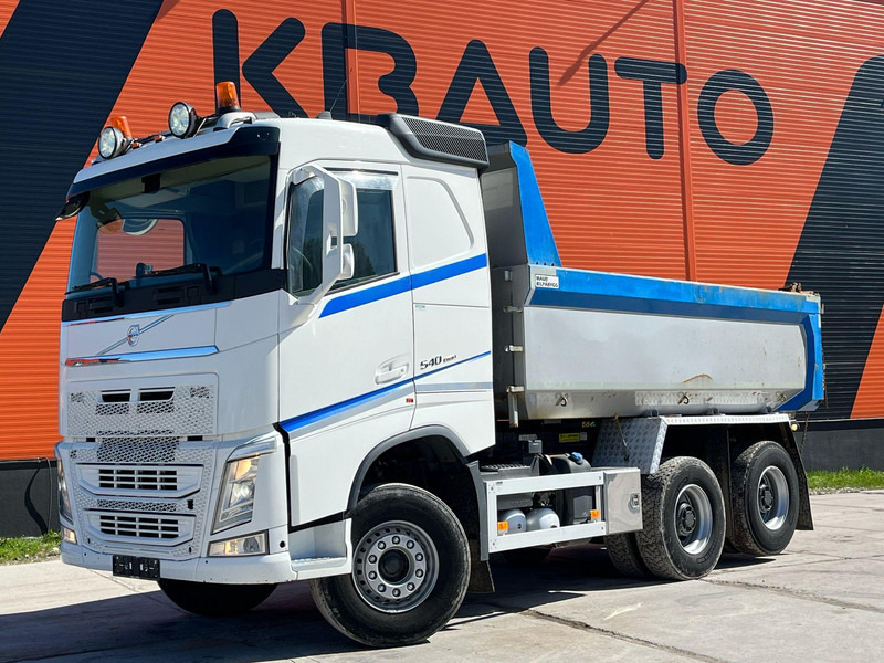 Volvo FH 540 6x4 RETARDER / TANDEM AXLE LIFT / BIG AXLES / BOX L=4488 mm - Billenőplatós teherautó: 1 kép. Volvo FH 540 6x4 RETARDER / TANDEM AXLE LIFT / BIG AXLES / BOX L=4488 mm - Billenőplatós teherautó: 1 kép.