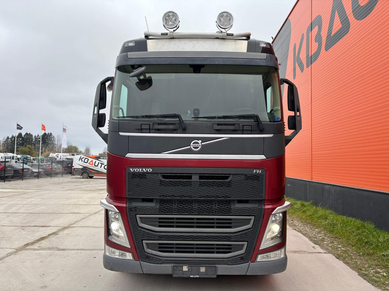 Volvo FH 540 8x4*4 BDF / TIPPER - Cserefelépítményes teherautó: 3 kép. Volvo FH 540 8x4*4 BDF / TIPPER - Cserefelépítményes teherautó: 3 kép.