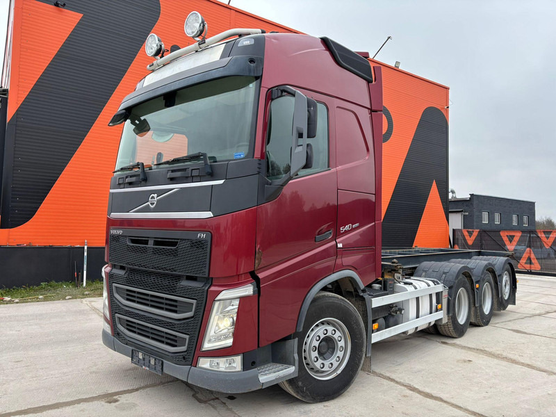 Volvo FH 540 8x4*4 CHASSIS L=6124 mm - Alvaz teherautó: 2 kép. Volvo FH 540 8x4*4 CHASSIS L=6124 mm - Alvaz teherautó: 2 kép.
