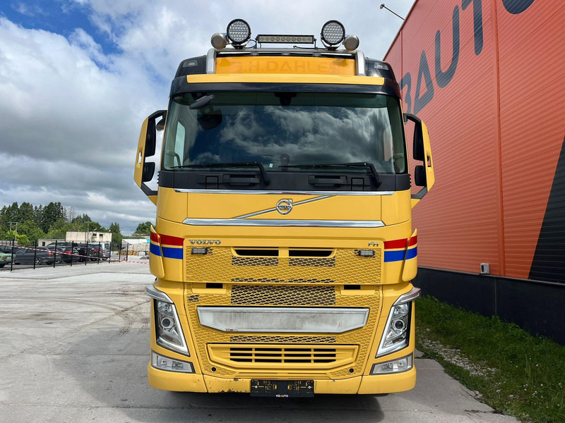Volvo FH 540 8x4*4 FASSI F710RA2.26 + JIB / PLATFORM L=6314 mm - Platós teherautó, Darus autó: 2 kép. Volvo FH 540 8x4*4 FASSI F710RA2.26 + JIB / PLATFORM L=6314 mm - Platós teherautó, Darus autó: 2 kép.