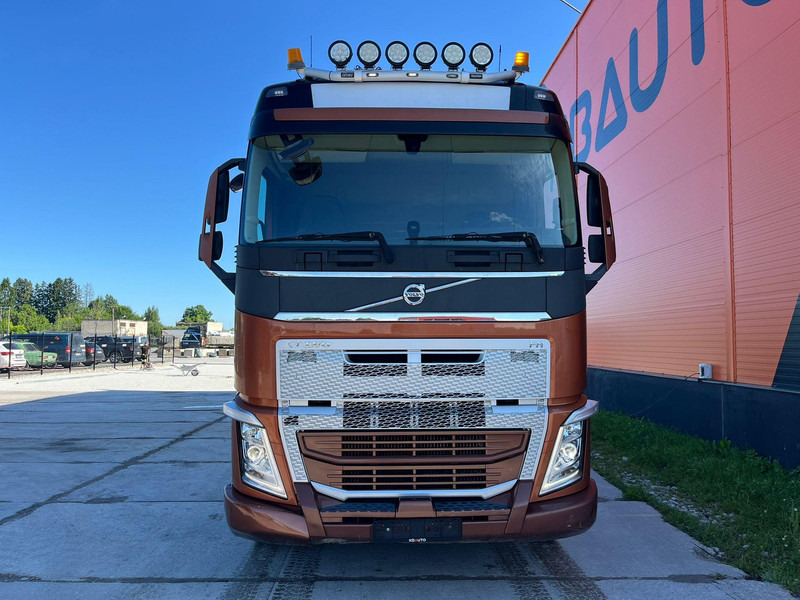 Volvo FH 540 8x4*4 GLOBE XL / 9 ton FRONT AXLE - Alvaz teherautó: 3 kép. Volvo FH 540 8x4*4 GLOBE XL / 9 ton FRONT AXLE - Alvaz teherautó: 3 kép.