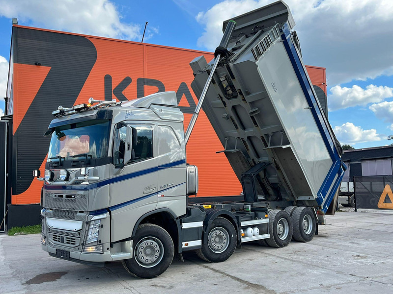 Volvo FH 540 8x4 HYDRAULIC TENT / RETARDER / TANDEM AXLE LIFT - Billenőplatós teherautó: 2 kép. Volvo FH 540 8x4 HYDRAULIC TENT / RETARDER / TANDEM AXLE LIFT - Billenőplatós teherautó: 2 kép.