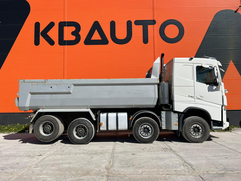 Volvo FH 540 8x4 RETARDER / TANDEM AXLE LIFT / BIG AXLES / BOX L=5704 mm - Billenőplatós teherautó: 5 kép. Volvo FH 540 8x4 RETARDER / TANDEM AXLE LIFT / BIG AXLES / BOX L=5704 mm - Billenőplatós teherautó: 5 kép.