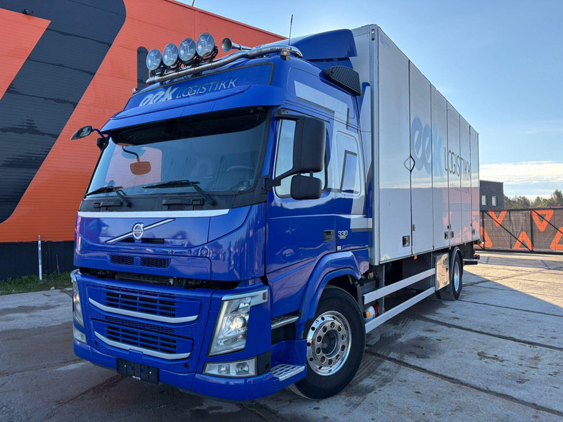 Volvo FM 330 4x2 BOX L=7608 mm - Dobozos felépítményű teherautó: 2 kép. Volvo FM 330 4x2 BOX L=7608 mm - Dobozos felépítményű teherautó: 2 kép.