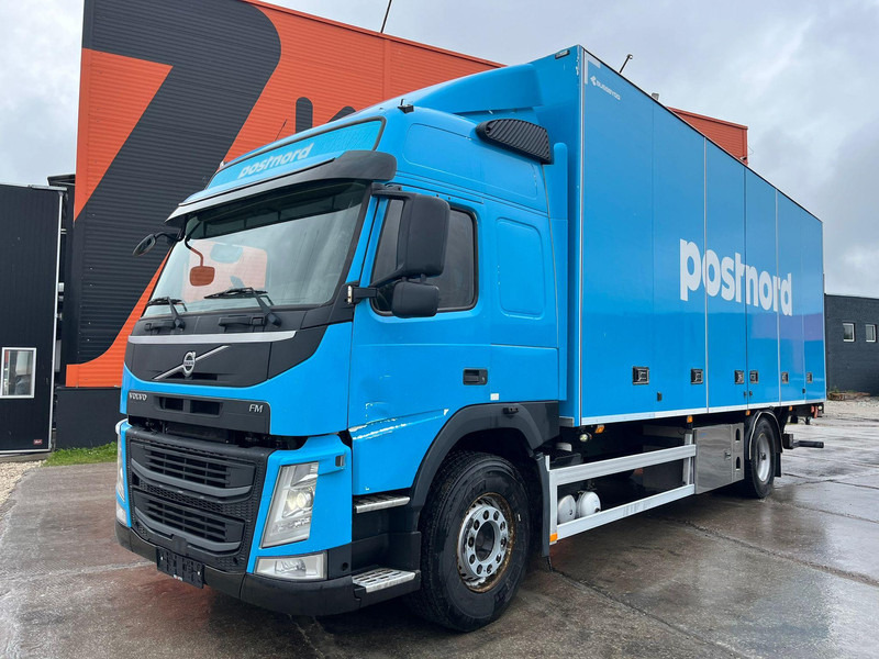 Volvo FM 330 4x2 BOX L=7694 mm - Dobozos felépítményű teherautó: 2 kép. Volvo FM 330 4x2 BOX L=7694 mm - Dobozos felépítményű teherautó: 2 kép.