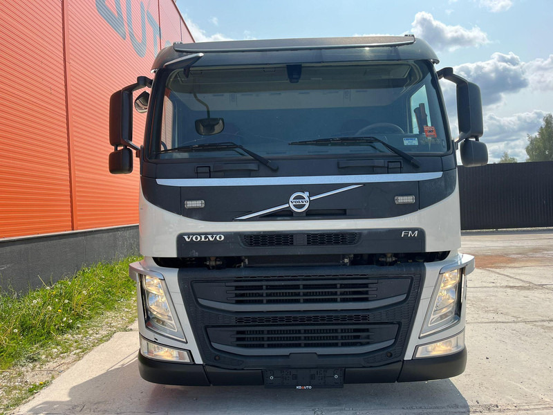 Volvo FM 330 4x2 JOAB TL 8 AO C - Konténerszállító: 3 kép. Volvo FM 330 4x2 JOAB TL 8 AO C - Konténerszállító: 3 kép.