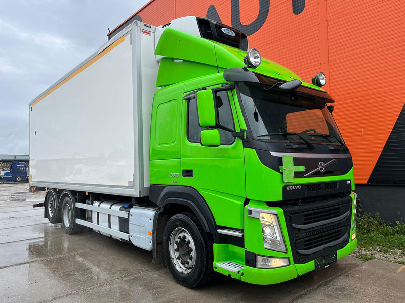 Volvo FM 370 6x2*4 SUPRA 850 / BOX L=7430 mm - Hűtős teherautó: 4 kép. Volvo FM 370 6x2*4 SUPRA 850 / BOX L=7430 mm - Hűtős teherautó: 4 kép.