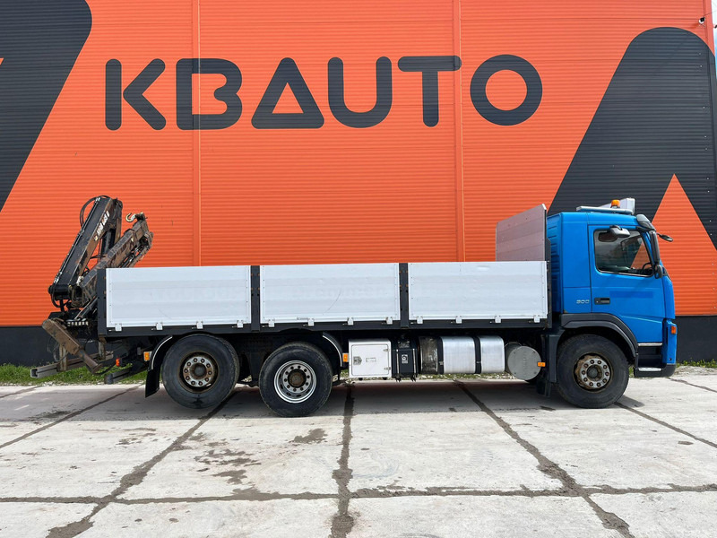 Volvo FM 9 300 6x2*4 HIAB 085D-3 / PLATFORM L=6320 mm - Platós teherautó, Darus autó: 5 kép. Volvo FM 9 300 6x2*4 HIAB 085D-3 / PLATFORM L=6320 mm - Platós teherautó, Darus autó: 5 kép.