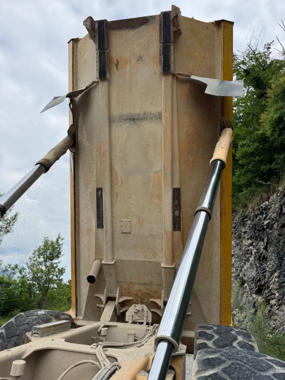 BM Volvo A35 lízing BM Volvo A35: 8 kép.