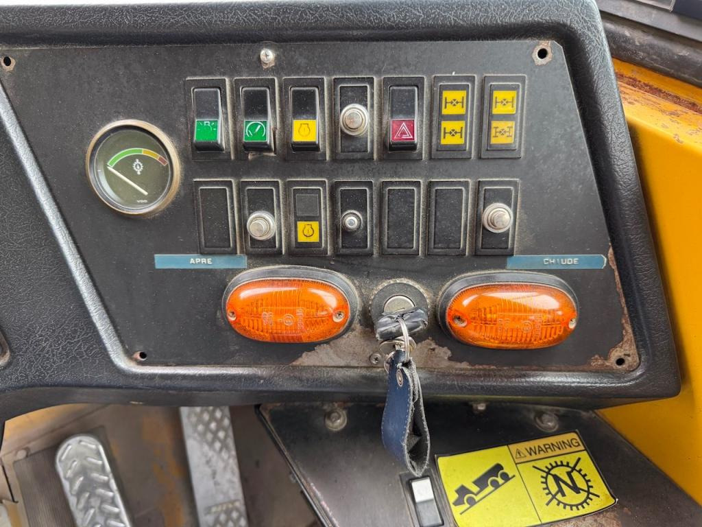 BM Volvo A35 lízing BM Volvo A35: 14 kép.