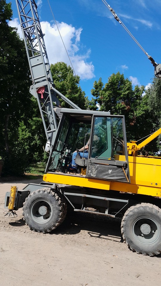SENNEBOGEN S612M - Autódaru: 5 kép. SENNEBOGEN S612M - Autódaru: 5 kép.
