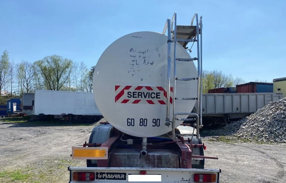 Magyar SRM - Tartályos félpótkocsi: 4 kép. Magyar SRM - Tartályos félpótkocsi: 4 kép.