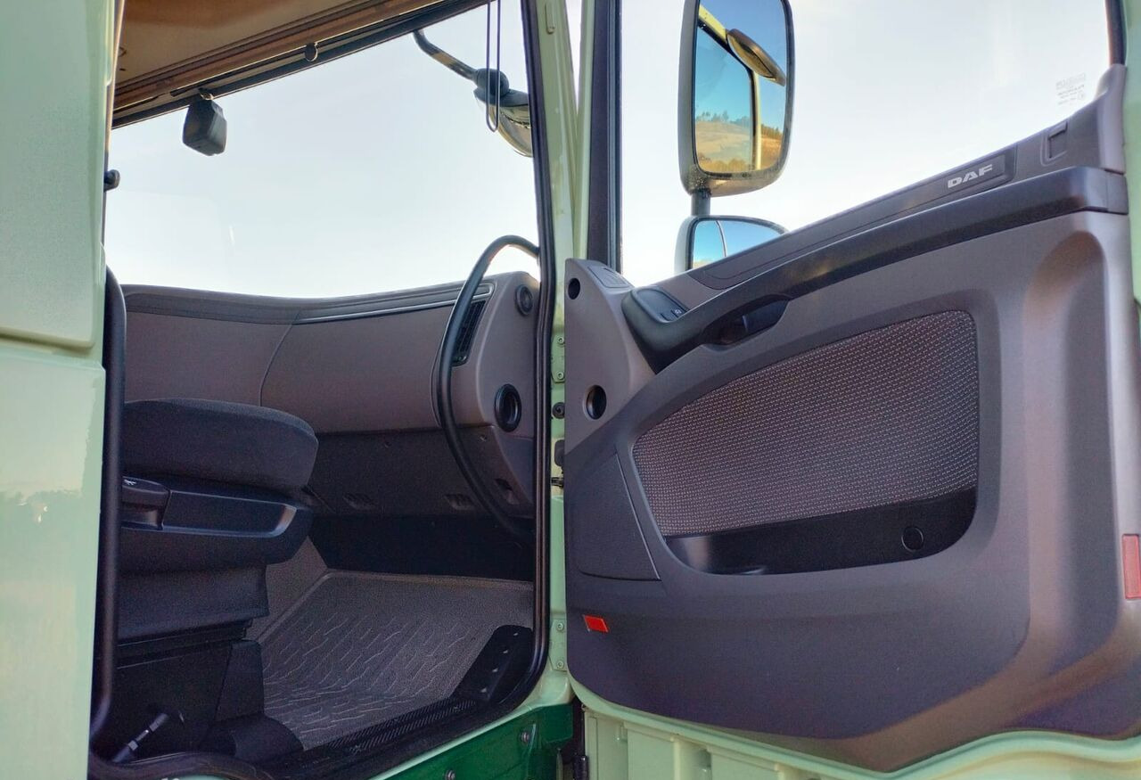 Nyergesvontató DAF XF 106 510: 16 kép.