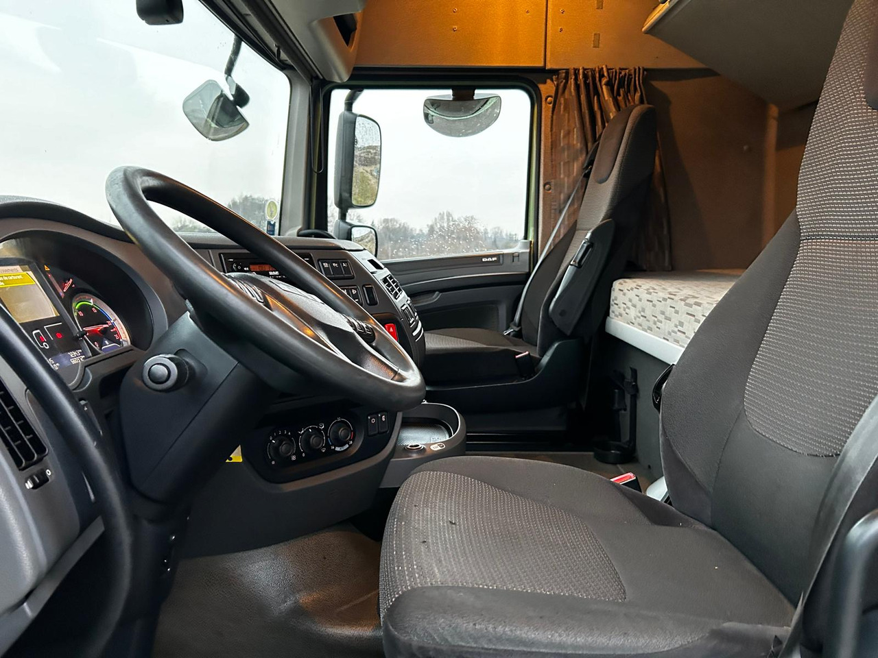 Nyergesvontató DAF XF 106 510: 20 kép.