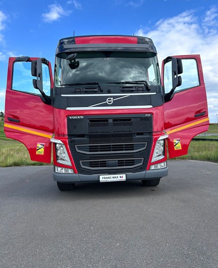 Volvo FH 500 - Nyergesvontató: 5 kép. Volvo FH 500 - Nyergesvontató: 5 kép.