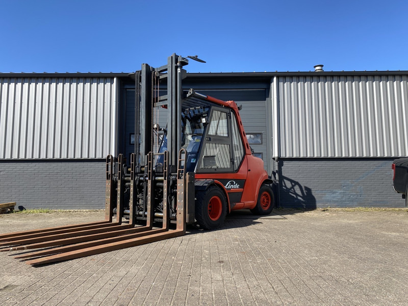Linde H80T/900-03 - Gázüzemű targonca: 3 kép. Linde H80T/900-03 - Gázüzemű targonca: 3 kép.