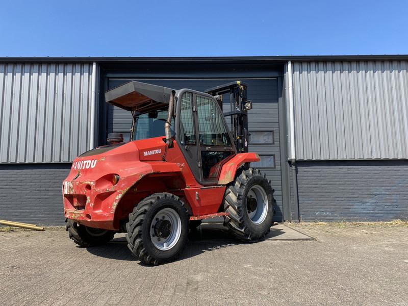 Manitou M 30-4 ST3B ST3B - Terepjáró képességű targoncá: 4 kép. Manitou M 30-4 ST3B ST3B - Terepjáró képességű targoncá: 4 kép.