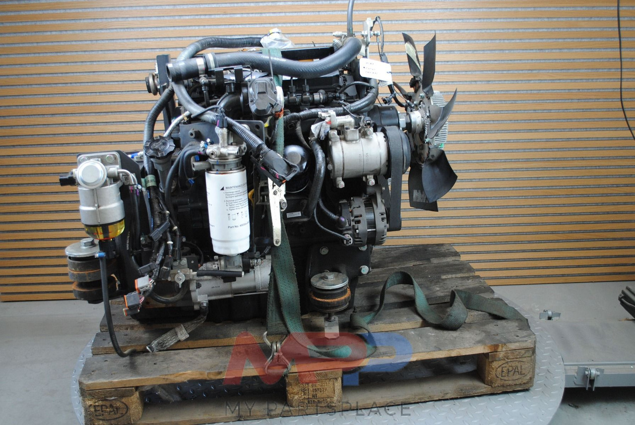 Bobcat D34 (Doosan) - Motor: 1 kép. Bobcat D34 (Doosan) - Motor: 1 kép.