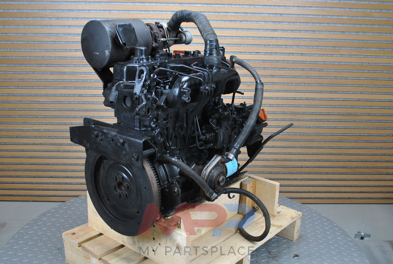 CUMMINS 2300 - Motor - Traktor: 4 kép. CUMMINS 2300 - Motor - Traktor: 4 kép.