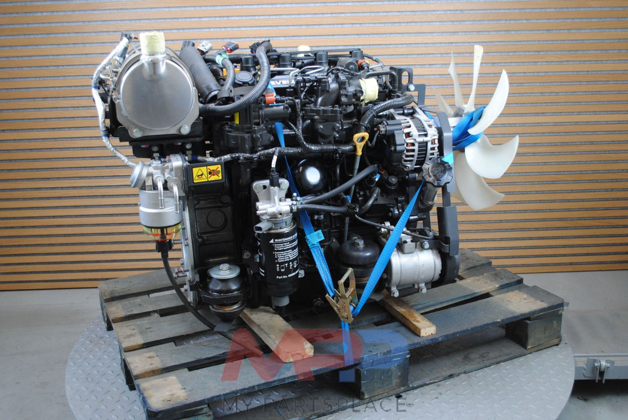 Doosan DM02 - Bobcat D24 - Motor: 5 kép. Doosan DM02 - Bobcat D24 - Motor: 5 kép.