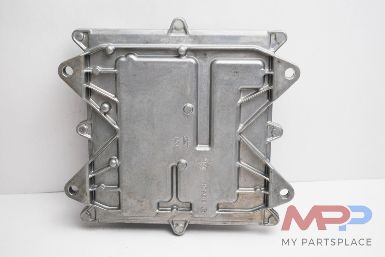 ECU Kubota V2403 - 1J456-59051. - Motor: 2 kép. ECU Kubota V2403 - 1J456-59051. - Motor: 2 kép.