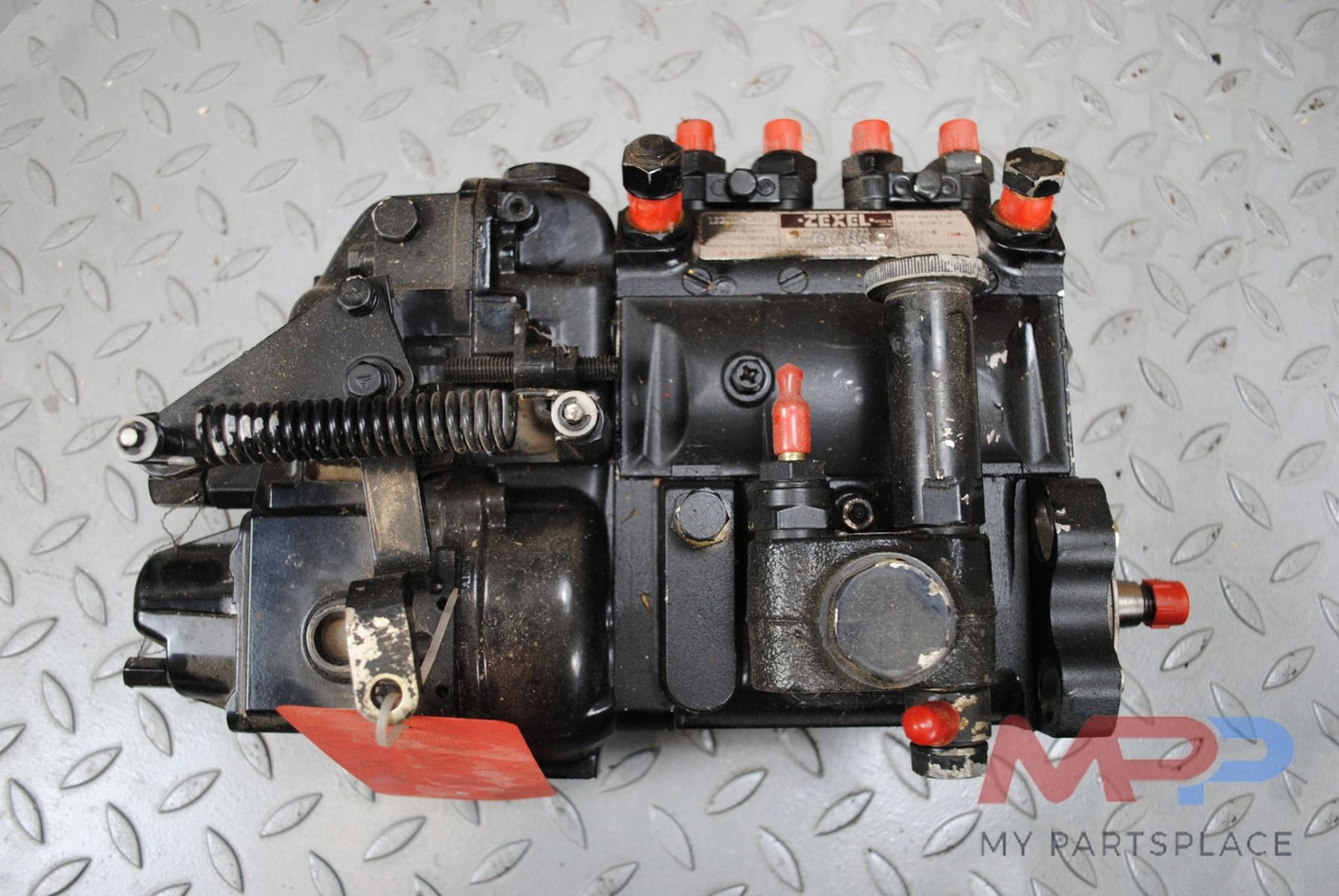 Injectiepomp Zexel Komatsu/Yanmar 4TNV106 - Üzemanyag szivattyú: 2 kép. Injectiepomp Zexel Komatsu/Yanmar 4TNV106 - Üzemanyag szivattyú: 2 kép.
