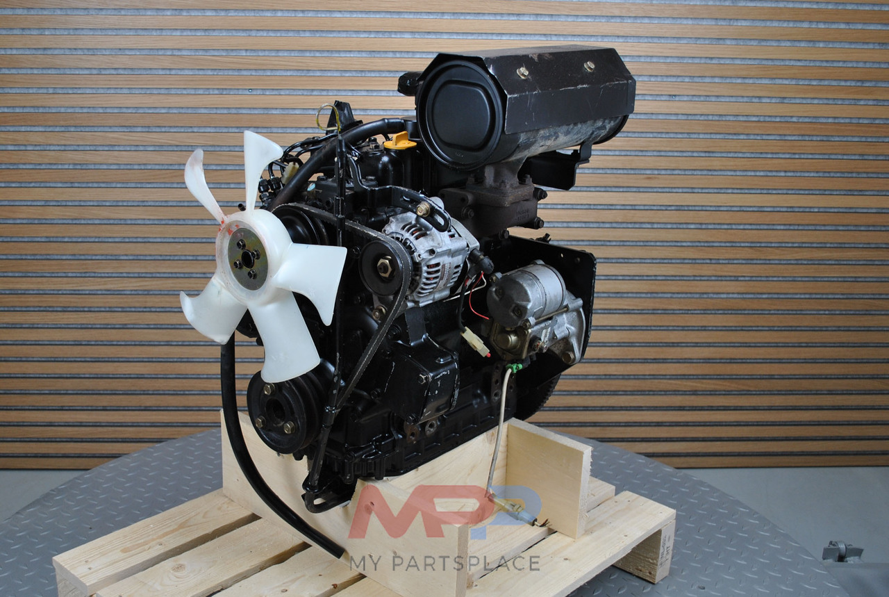 KOMATSU 3D78A - Motor - Minikotró: 2 kép. KOMATSU 3D78A - Motor - Minikotró: 2 kép.