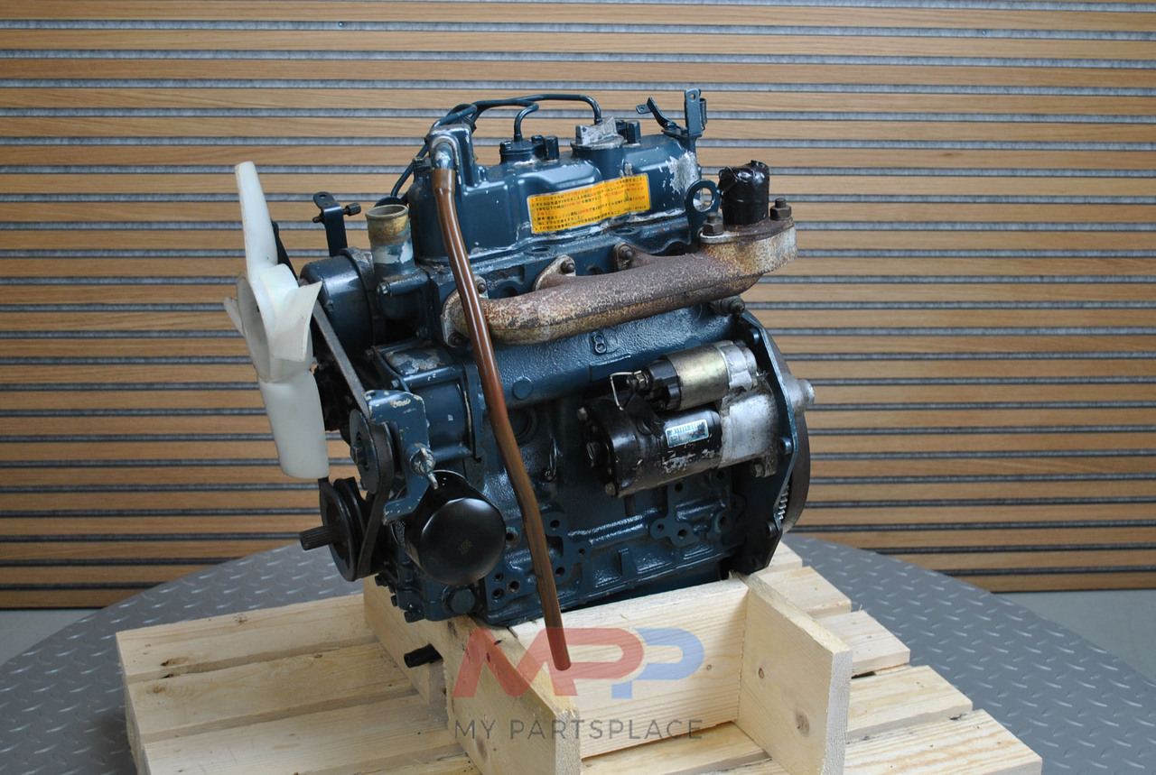 KUBOTA D850 - Motor - Kistraktor: 2 kép. KUBOTA D850 - Motor - Kistraktor: 2 kép.