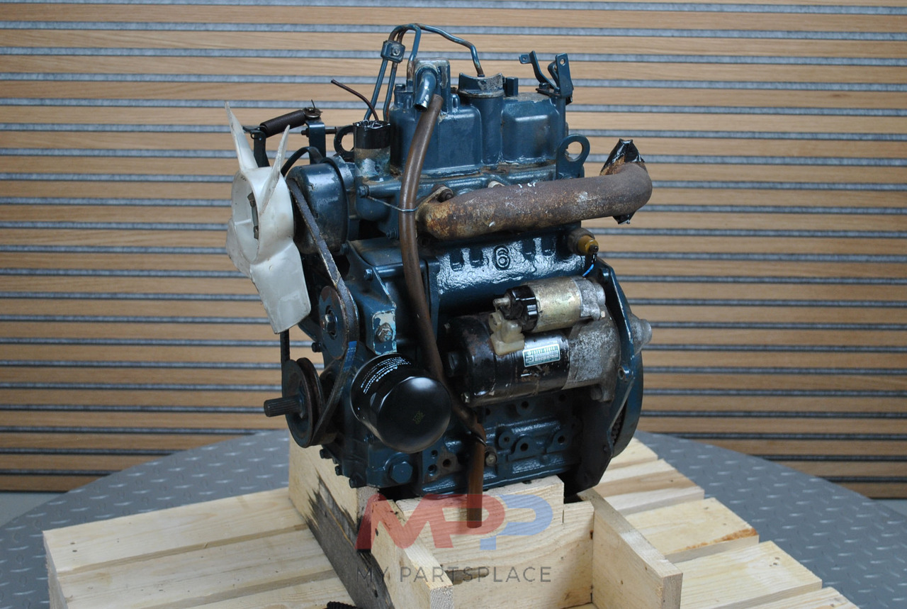 KUBOTA Z600 - Motor - Traktor: 3 kép. KUBOTA Z600 - Motor - Traktor: 3 kép.