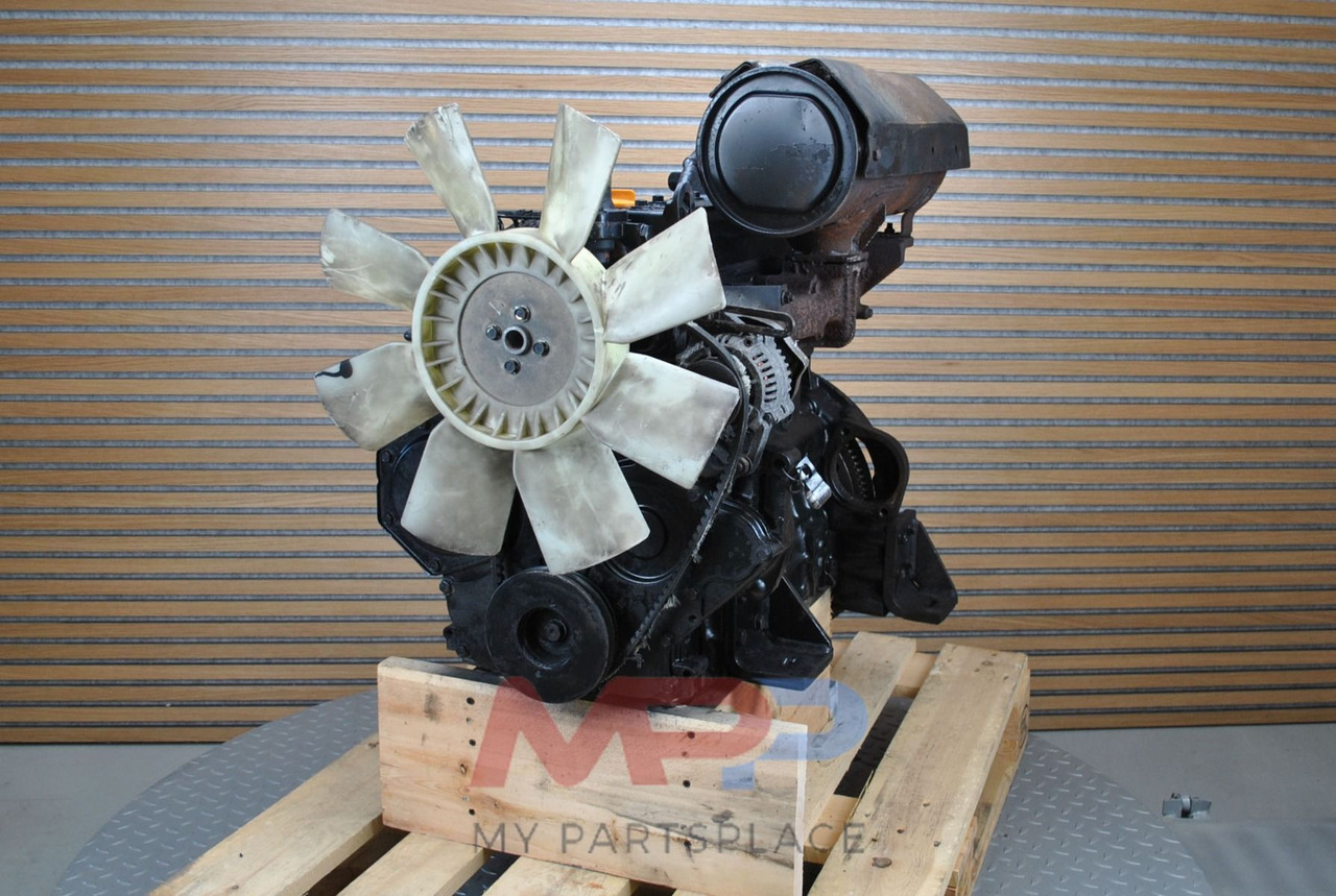 Komatsu 4D98 - Motor - Építőipari gépek: 1 kép. Komatsu 4D98 - Motor - Építőipari gépek: 1 kép.