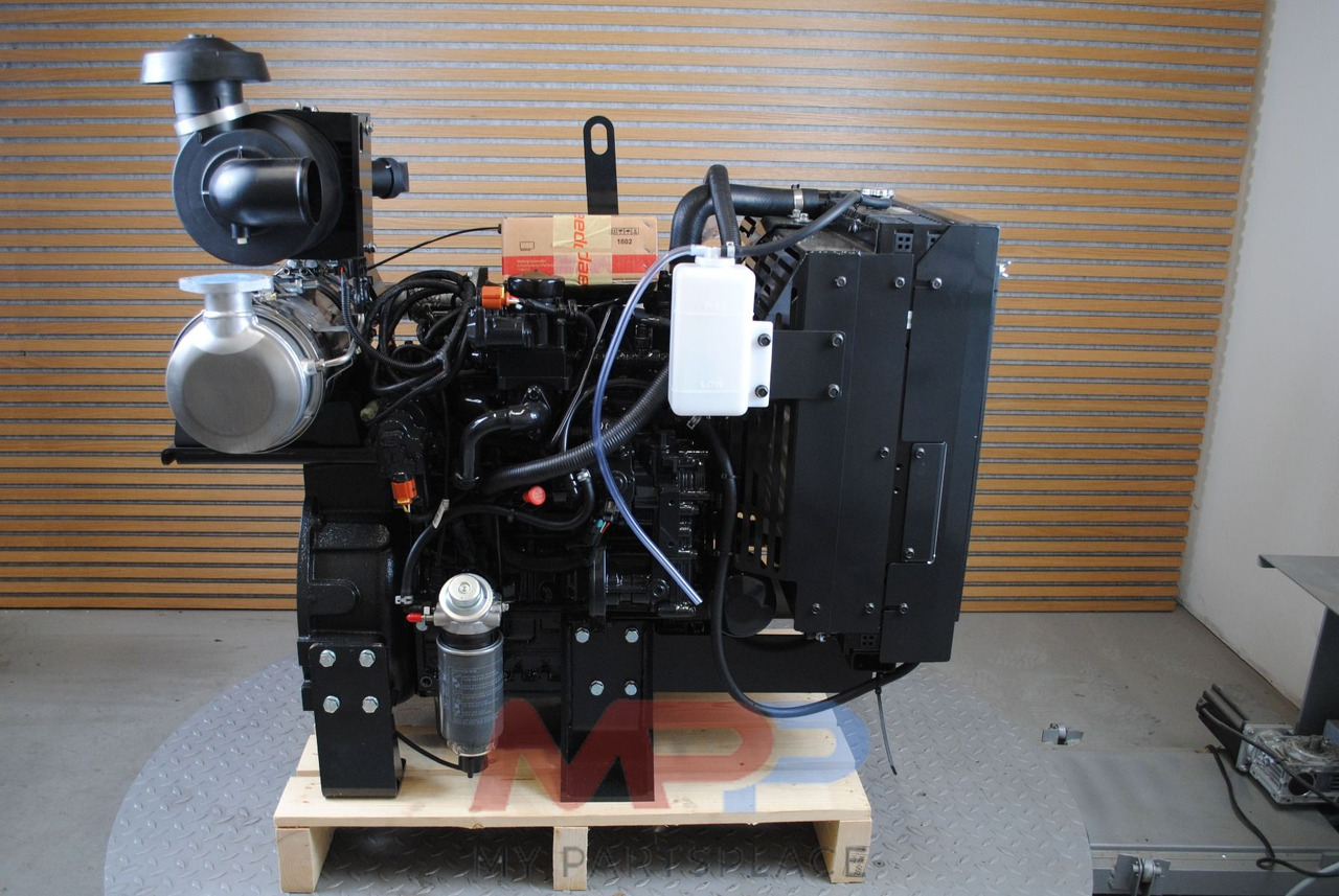 Kubota Kioti - Deadong 3H183T STAGE V *NIEUW* - Motor: 4 kép. Kubota Kioti - Deadong 3H183T STAGE V *NIEUW* - Motor: 4 kép.