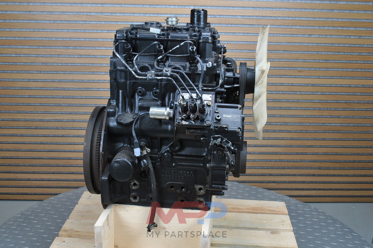 Motor - Traktor PERKINS 403-17: 15 kép.