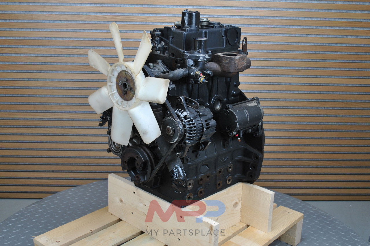 Shibaura N843L - Motor - Gumikerekes homlokrakodó: 2 kép. Shibaura N843L - Motor - Gumikerekes homlokrakodó: 2 kép.