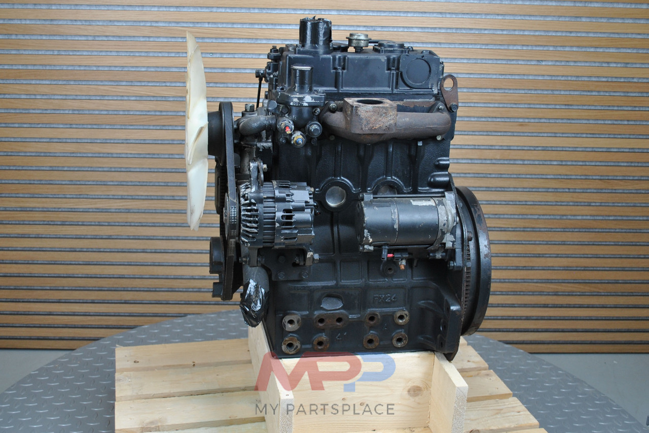 Shibaura N843L - Motor - Gumikerekes homlokrakodó: 4 kép. Shibaura N843L - Motor - Gumikerekes homlokrakodó: 4 kép.