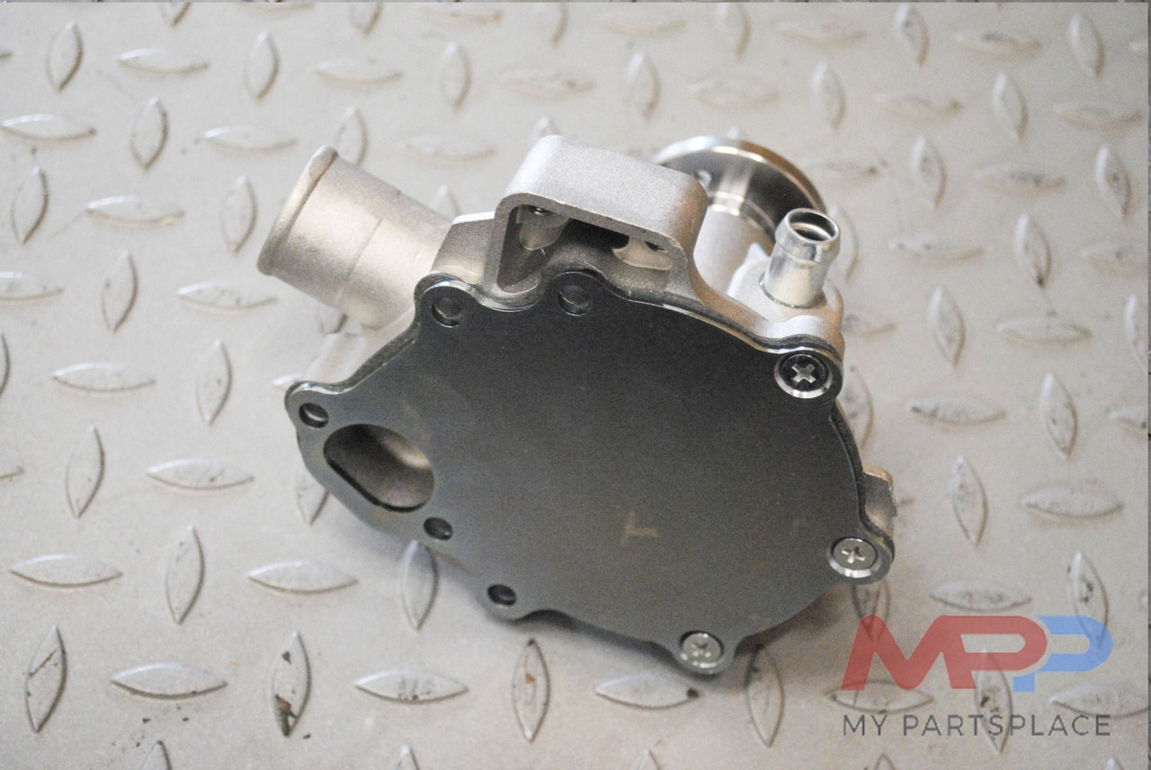 Waterpomp Perkins 104-22, 403C-15, 403C-17, HR 404C-22t en 404D-22t. - Motor és alkatrészek: 4 kép. Waterpomp Perkins 104-22, 403C-15, 403C-17, HR 404C-22t en 404D-22t. - Motor és alkatrészek: 4 kép.