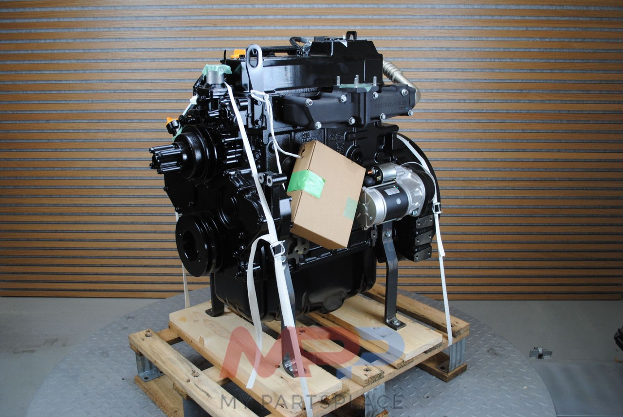 Yanmar Yanmar 4TNV98 - NEW - Motor: 1 kép. Yanmar Yanmar 4TNV98 - NEW - Motor: 1 kép.