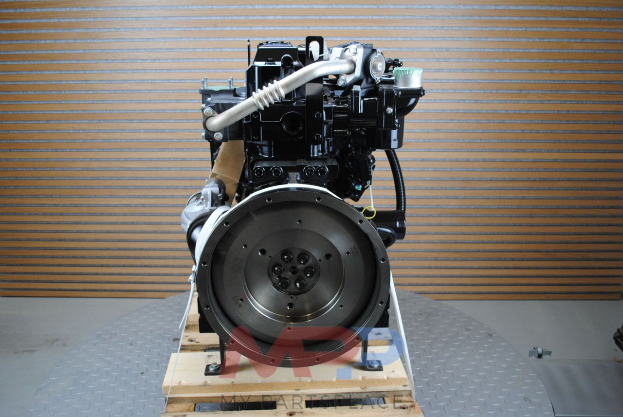 Yanmar Yanmar 4TNV98 - NEW - Motor: 3 kép. Yanmar Yanmar 4TNV98 - NEW - Motor: 3 kép.