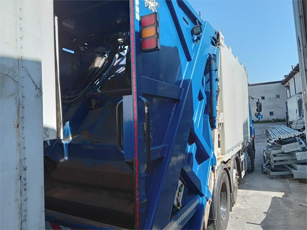 DAF Superstructure garbage truck MOL VDK PUSHER 20m3 - Szemetesautó: 3 kép. DAF Superstructure garbage truck MOL VDK PUSHER 20m3 - Szemetesautó: 3 kép.