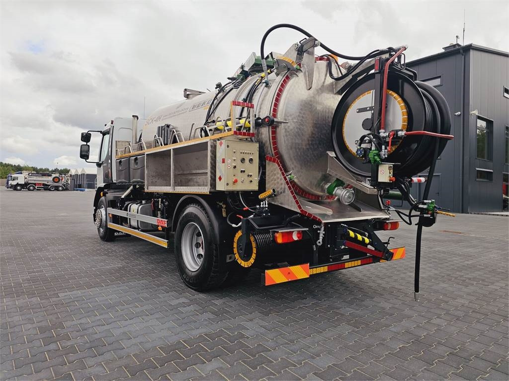 DAF WUKO SCK-4HW for collecting waste liquid separator - Szippantós autó: 5 kép. DAF WUKO SCK-4HW for collecting waste liquid separator - Szippantós autó: 5 kép.