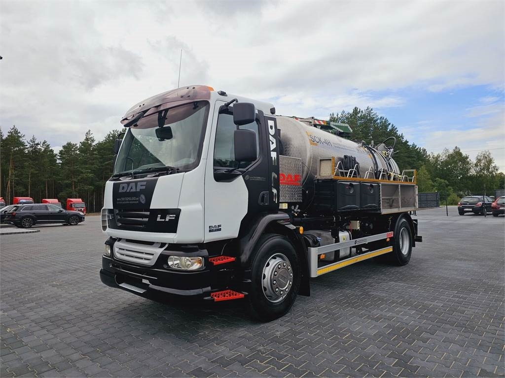 DAF WUKO SCK-4HW for collecting waste liquid separator - Szippantós autó: 3 kép. DAF WUKO SCK-4HW for collecting waste liquid separator - Szippantós autó: 3 kép.