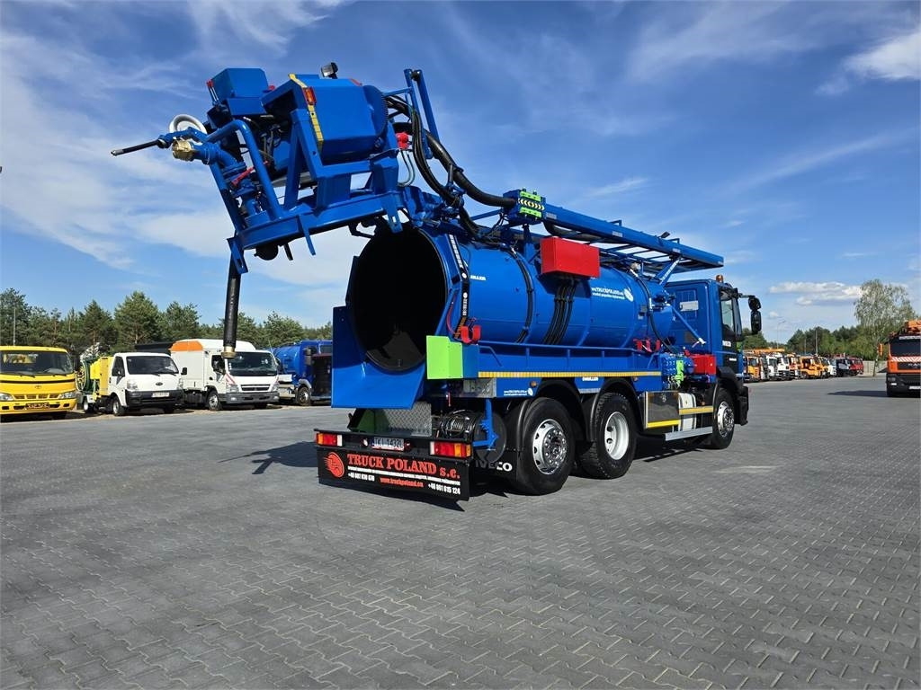 Iveco WUKO MULLER KOMBI FOR CHANNEL CLEANING - Szippantós autó: 1 kép. Iveco WUKO MULLER KOMBI FOR CHANNEL CLEANING - Szippantós autó: 1 kép.